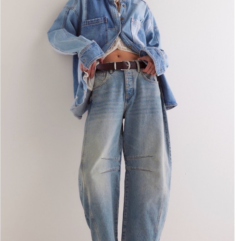 We The Free Light Wash Barrel Jeans Kismet size 29 - Picture 2 of 6